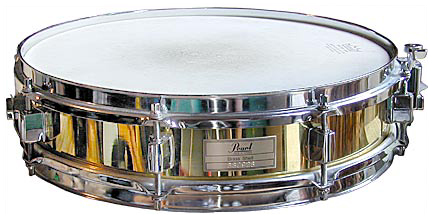 Picture and sound sample of a Pearl piccolo snare drum - 3 x 13 brass